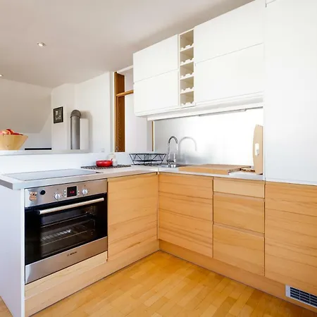 Cosy & Spacious Apt. Benc Apartment