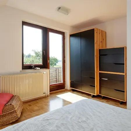 Cosy & Spacious Apt. Benc * Zirovnica